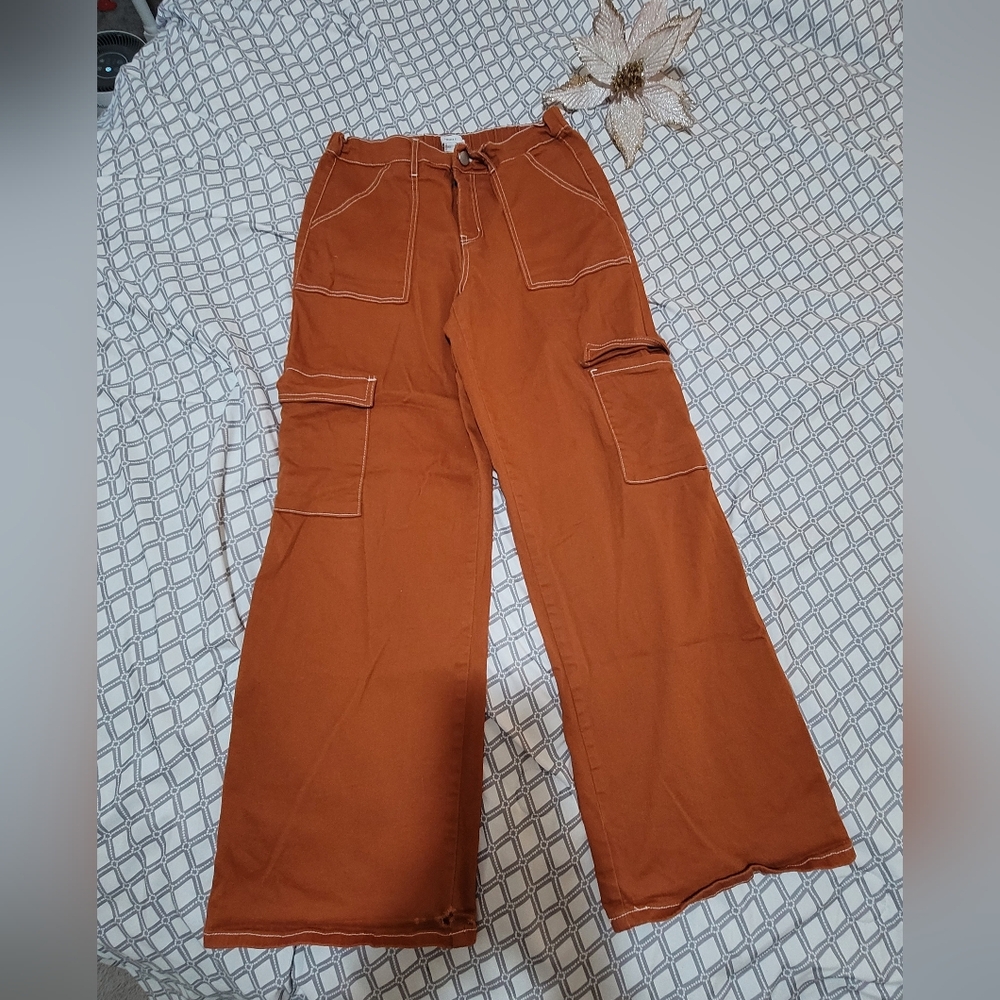 FOREVER 21 size LG burnt Denim pants 👖 oversized pockets, elastic button zip.